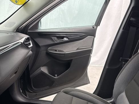 Used 2025 Chevrolet TrailBlazer LT AWD/4WD image 22