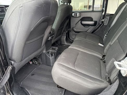 Used 2019 Jeep Wrangler Unlimited Sport S image 32