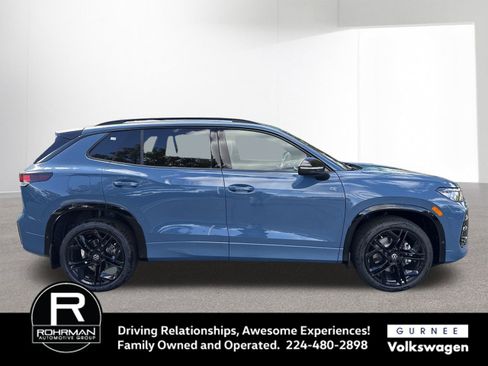 New 2025 Volkswagen Tiguan SE R-Line image 11