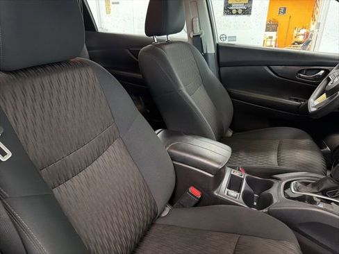 Used 2018 Nissan Rogue S image 28