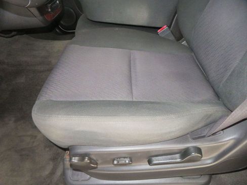 Used 2013 Chevrolet Avalanche LS image 21