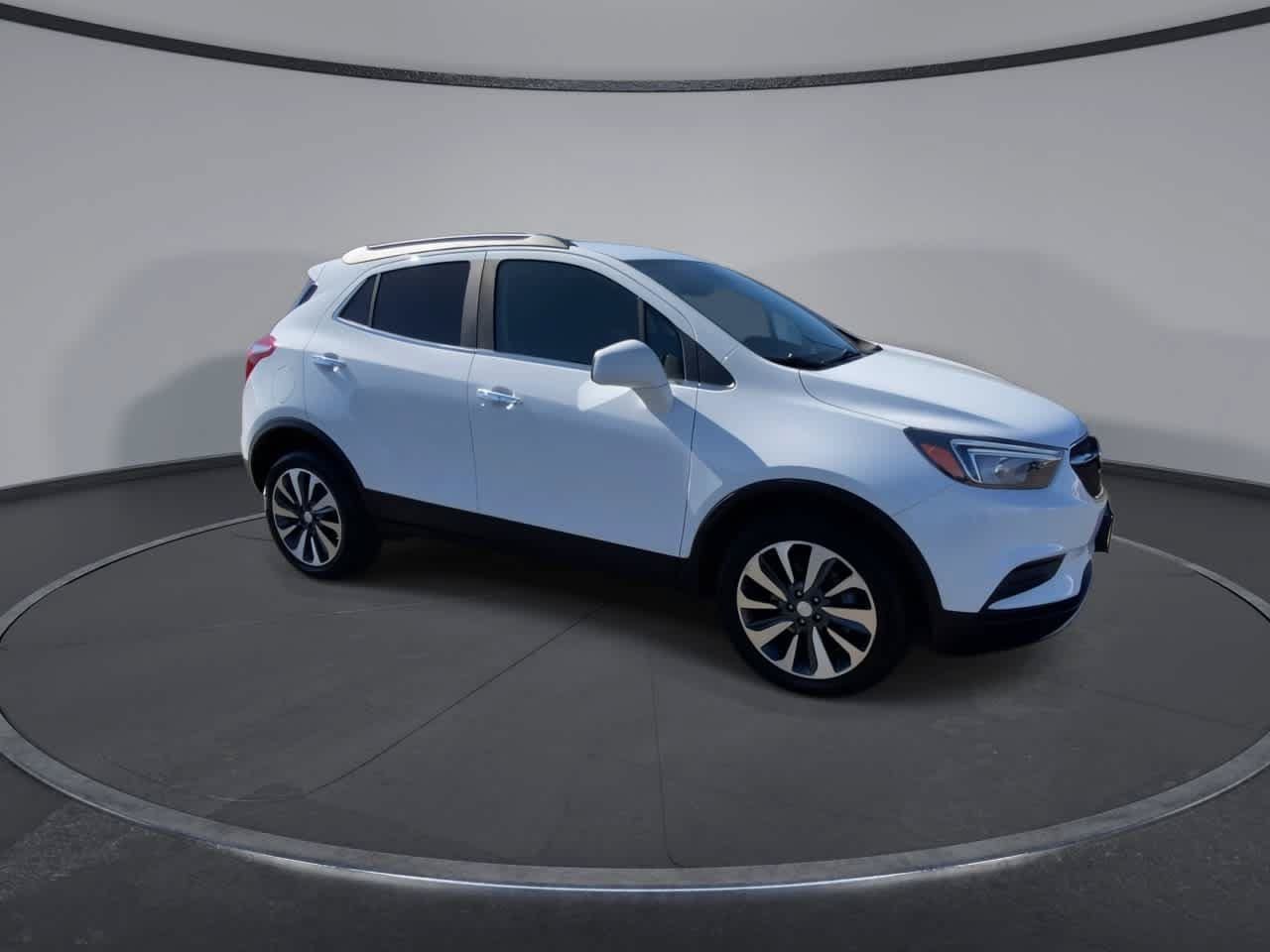 Used 2021 Buick Encore Preferred AWD/4WD image 2