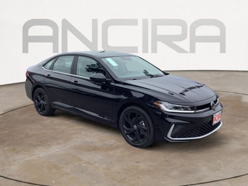 New 2026 Volkswagen Jetta SE FWD image 2