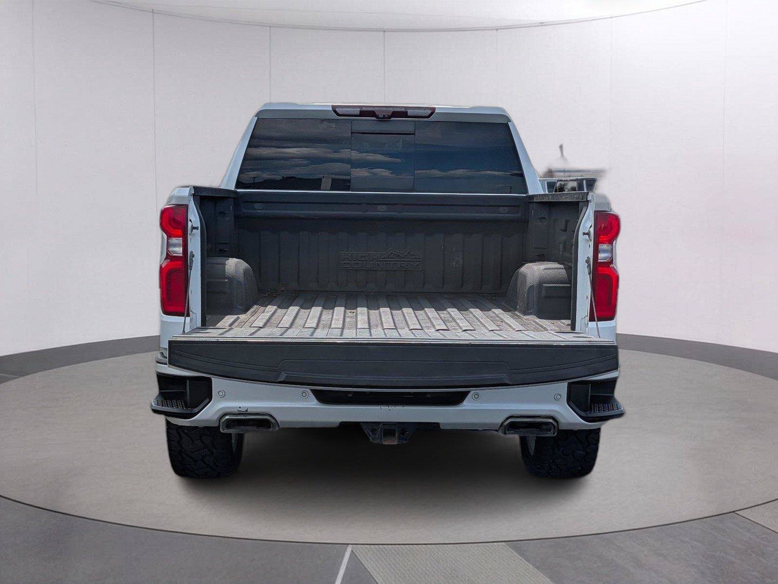 Used 2020 Chevrolet Silverado 1500 High Country w/ Technology Package AWD/4WD image 5