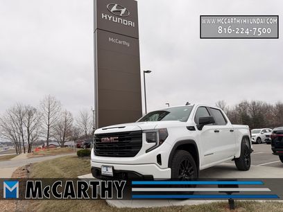Used 2024 GMC Sierra 1500 Pro w/ Graphite Edition