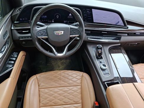 Used 2023 Cadillac Escalade Premium Luxury AWD/4WD image 11