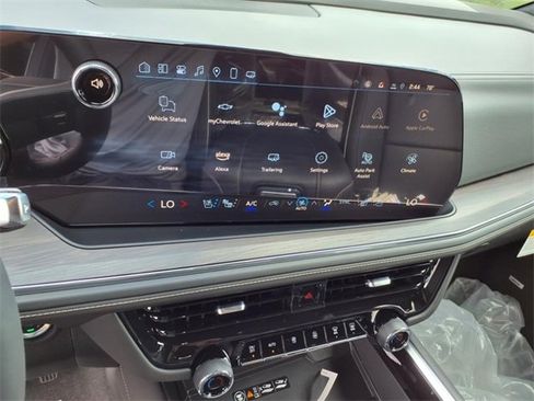 New 2025 Chevrolet Suburban Premier image 12