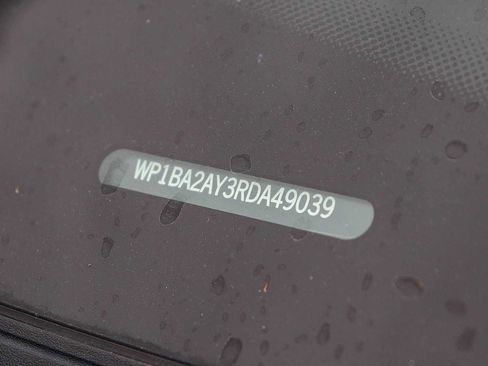 Used 2024 Porsche Cayenne Coupe image 10