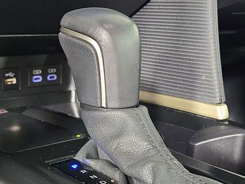 Used 2025 Toyota Camry SE FWD image 20