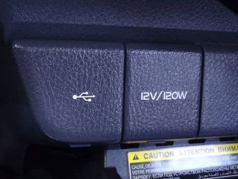 Used 2020 Toyota Camry XLE w/ Navigation Package FWD image 31