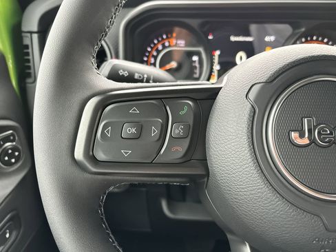 New 2026 Jeep Gladiator Rubicon w/ Technology Group image 14