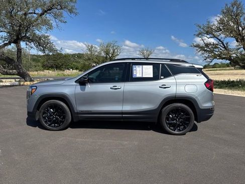 Certified 2024 GMC Terrain SLT w/ Tech Package AWD/4WD image 8