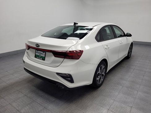 Used 2021 Kia Forte LXS FWD image 9