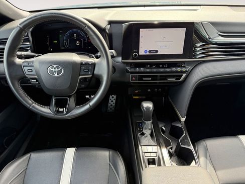 Certified 2025 Toyota Camry SE FWD image 10