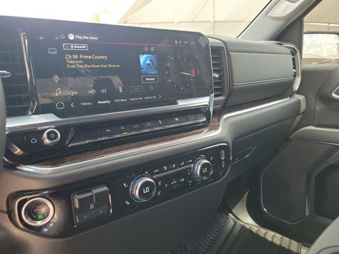 Used 2025 GMC Sierra 1500 Elevation image 21