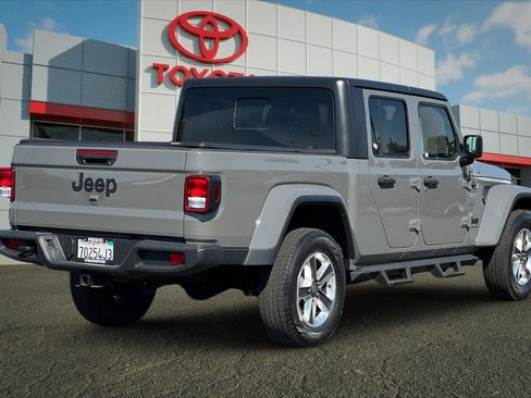 Used 2021 Jeep Gladiator Sport AWD/4WD image 3