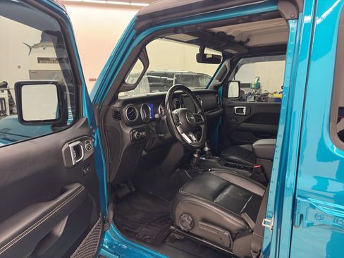 Used 2020 Jeep Wrangler Unlimited Sahara w/ Uconnect 4C Nav & Sound Group image 11