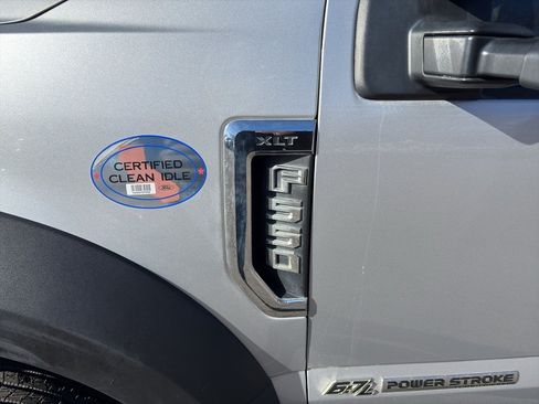 Used 2019 Ford F550 4x4 Regular Cab Super Duty image 9