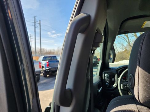 New 2025 Chevrolet Silverado 1500 Custom Trail Boss w/ Turbomax Blackout Package AWD/4WD image 18