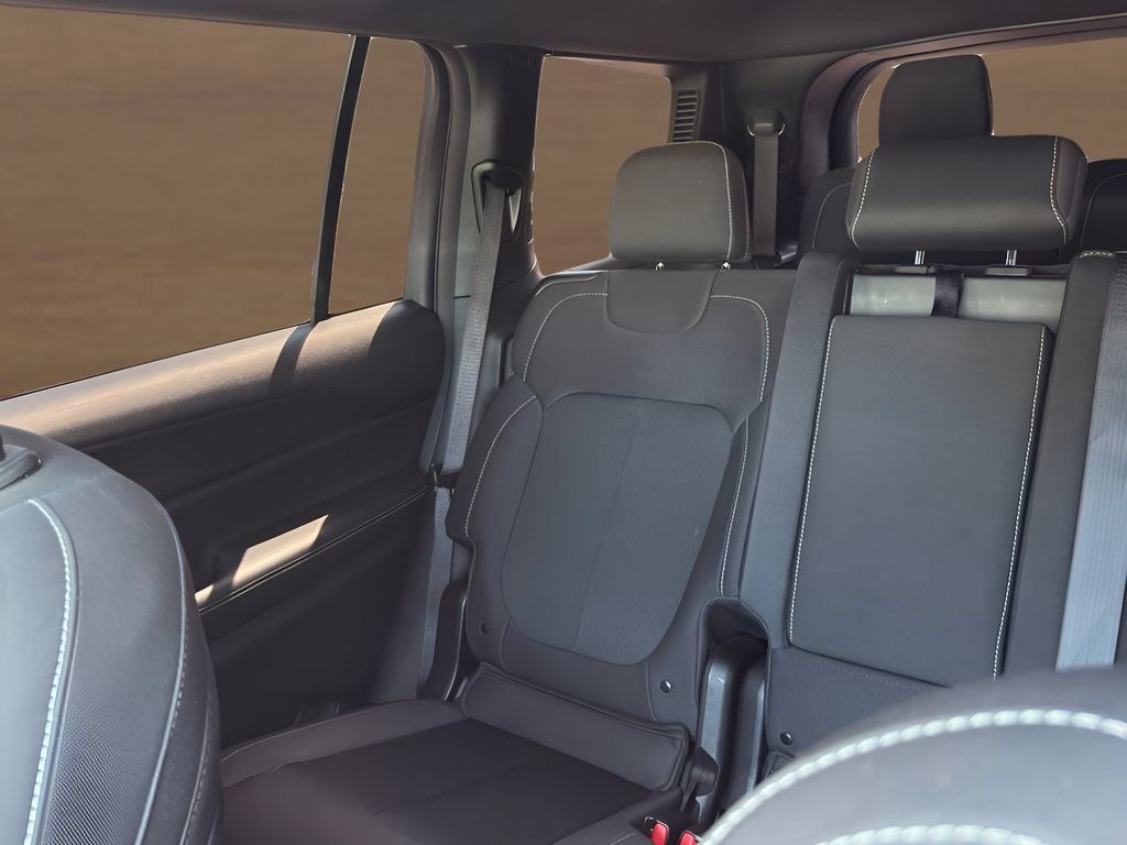 Used 2024 Jeep Grand Cherokee L Laredo AWD/4WD image 10