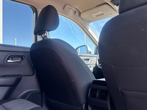 Certified 2024 Nissan Rogue SV FWD image 32
