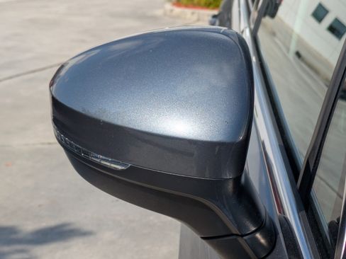 Certified 2023 Volkswagen Tiguan SE image 12