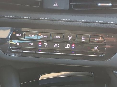 Used 2023 Buick Envision Essence w/ Sport Touring Package image 4