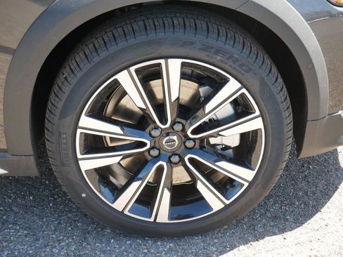 New 2025 Volvo V60 B5 Cross Country Ultra w/ Protection Package Premier image 4