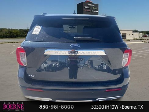 Used 2023 Ford Explorer XLT w/ Equipment Group 202A RWD image 9