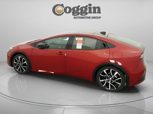 New 2026 Toyota Prius Plug-In Hybrid image 8