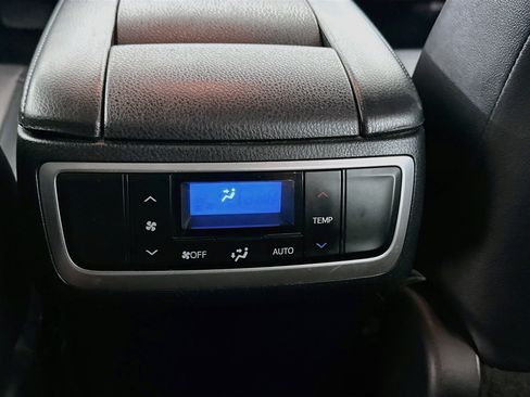 Used 2018 Toyota Highlander XLE FWD image 26