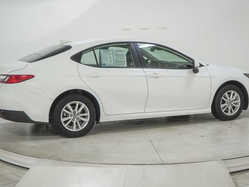 Used 2025 Toyota Camry LE AWD/4WD image 12