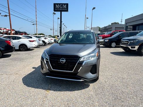 Used 2023 Nissan Kicks SV FWD image 7