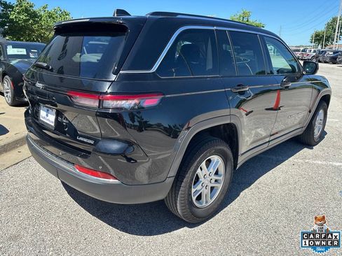 Used 2023 Jeep Grand Cherokee Laredo AWD/4WD image 24