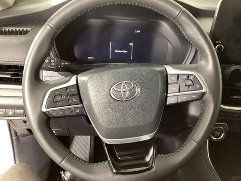 Used 2024 Toyota Grand Highlander AWD image 13