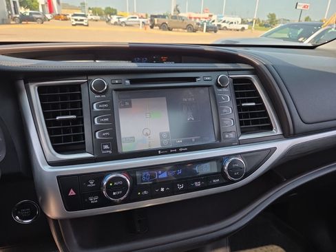 Used 2018 Toyota Highlander Limited Platinum w/ Protection Package #3 AWD/4WD image 10
