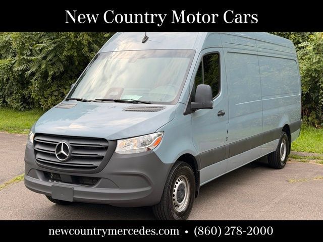 Used 2025 Mercedes-Benz Sprinter 2500 image 3