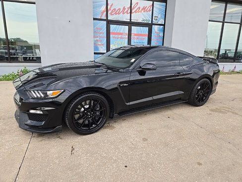 Used 2019 Ford Mustang Shelby GT350 w/ Technology Package RWD image 4