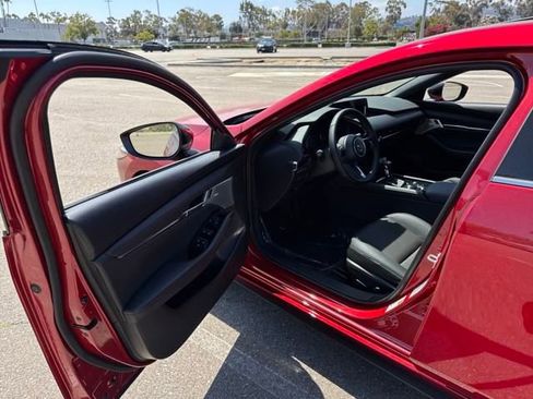 New 2025 MAZDA MAZDA3 Hatchback w/Premium Plus Pkg image 26