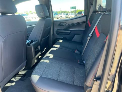 Used 2024 Chevrolet Colorado Z71 w/ Z71 Convenience Package 2 AWD/4WD image 18
