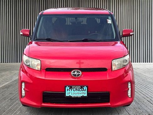 Used 2015 Scion xB image 3