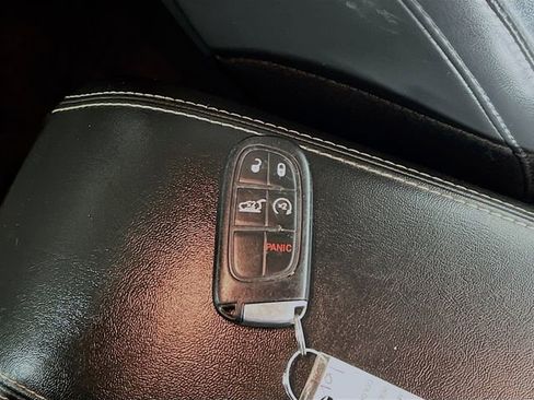 Used 2018 Jeep Cherokee Limited image 32