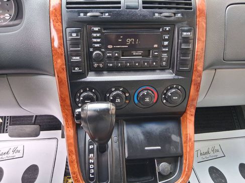 Used 2005 Kia Sedona EX FWD image 15