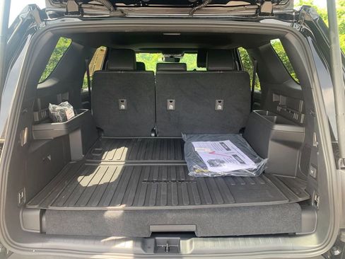 Used 2025 Toyota 4Runner Limited AWD/4WD image 18