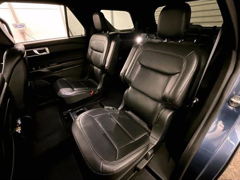 Used 2020 Ford Explorer XLT w/ Equipment Group 202A image 25