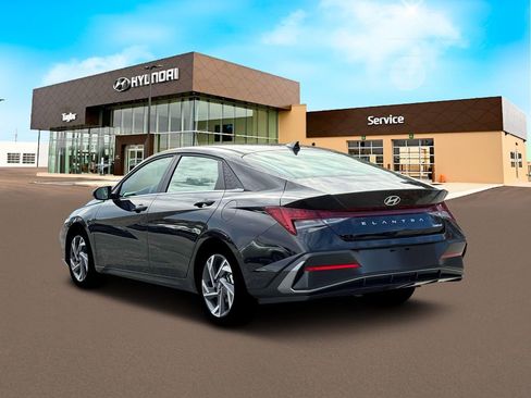 New 2026 Hyundai Elantra Limited FWD image 5