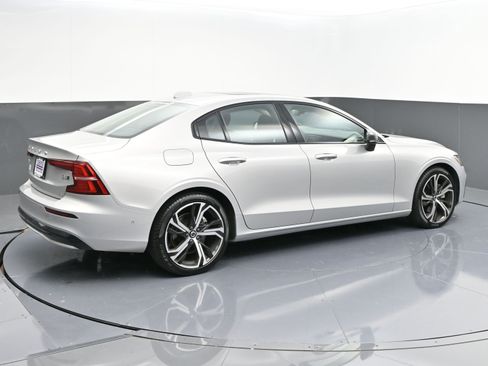 Used 2023 Volvo S60 B5 Plus w/ Climate Package image 7