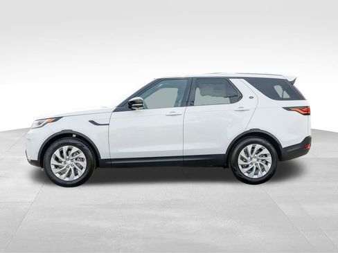 New 2025 Land Rover Discovery S image 7
