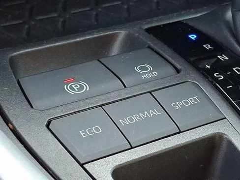 Certified 2023 Toyota RAV4 XLE FWD image 25