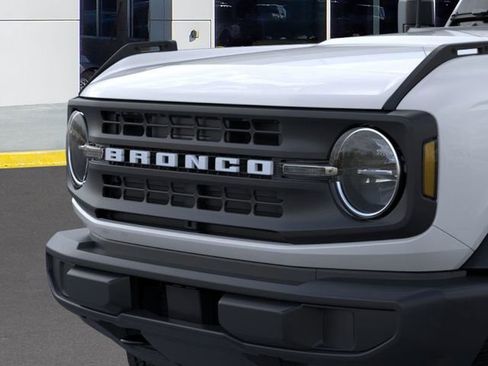 New 2025 Ford Bronco 4-Door image 38